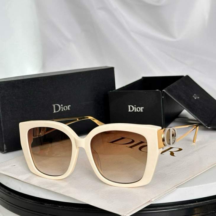 Picture of Dior Sunglasses _SKUfw79478873fw